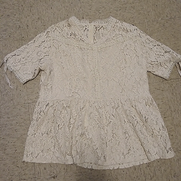 Cream Lace Peplum Cold Shoulder Blouse, Size: Medium. - Picture 9 of 9